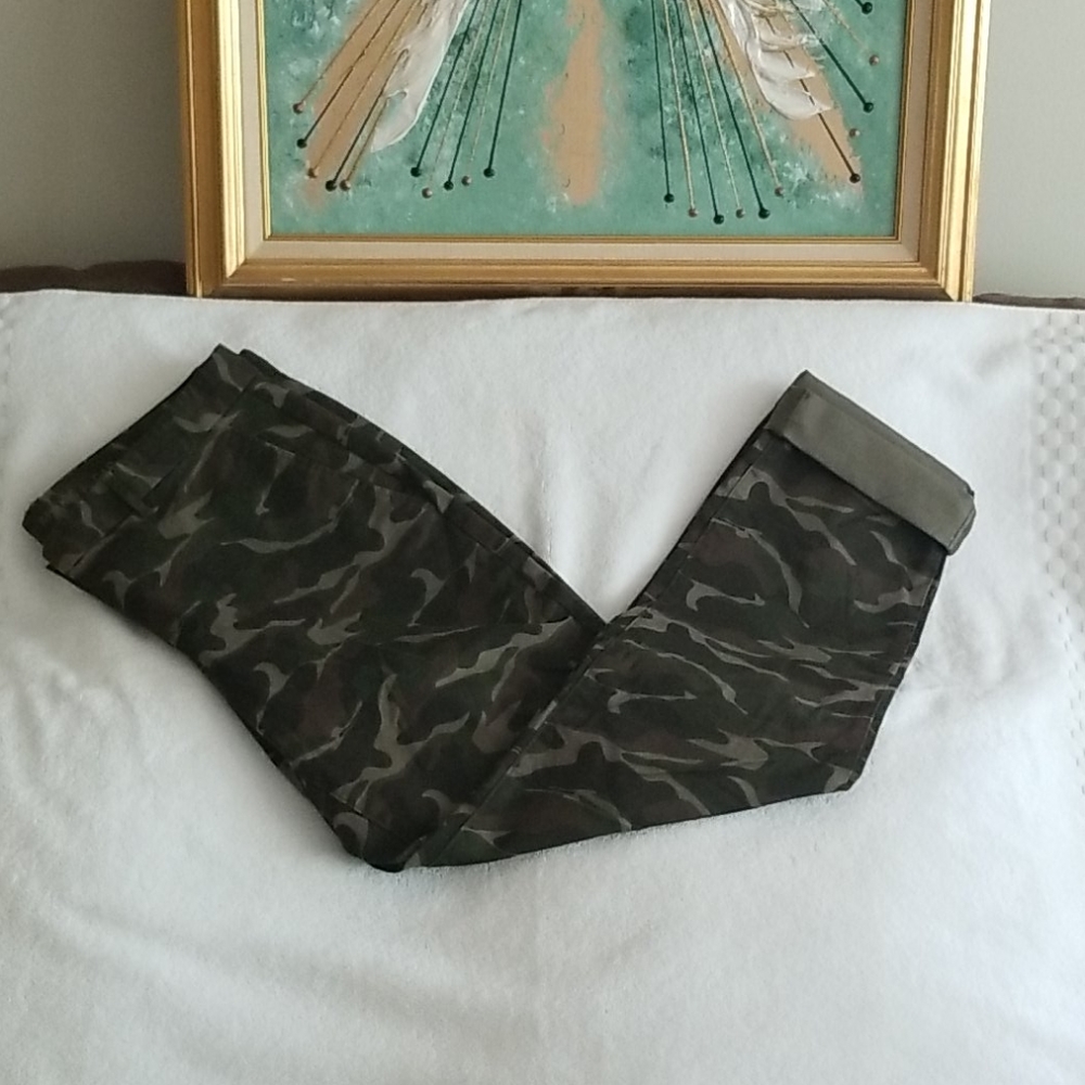 Khakis by Gap Women's Pants Size 6